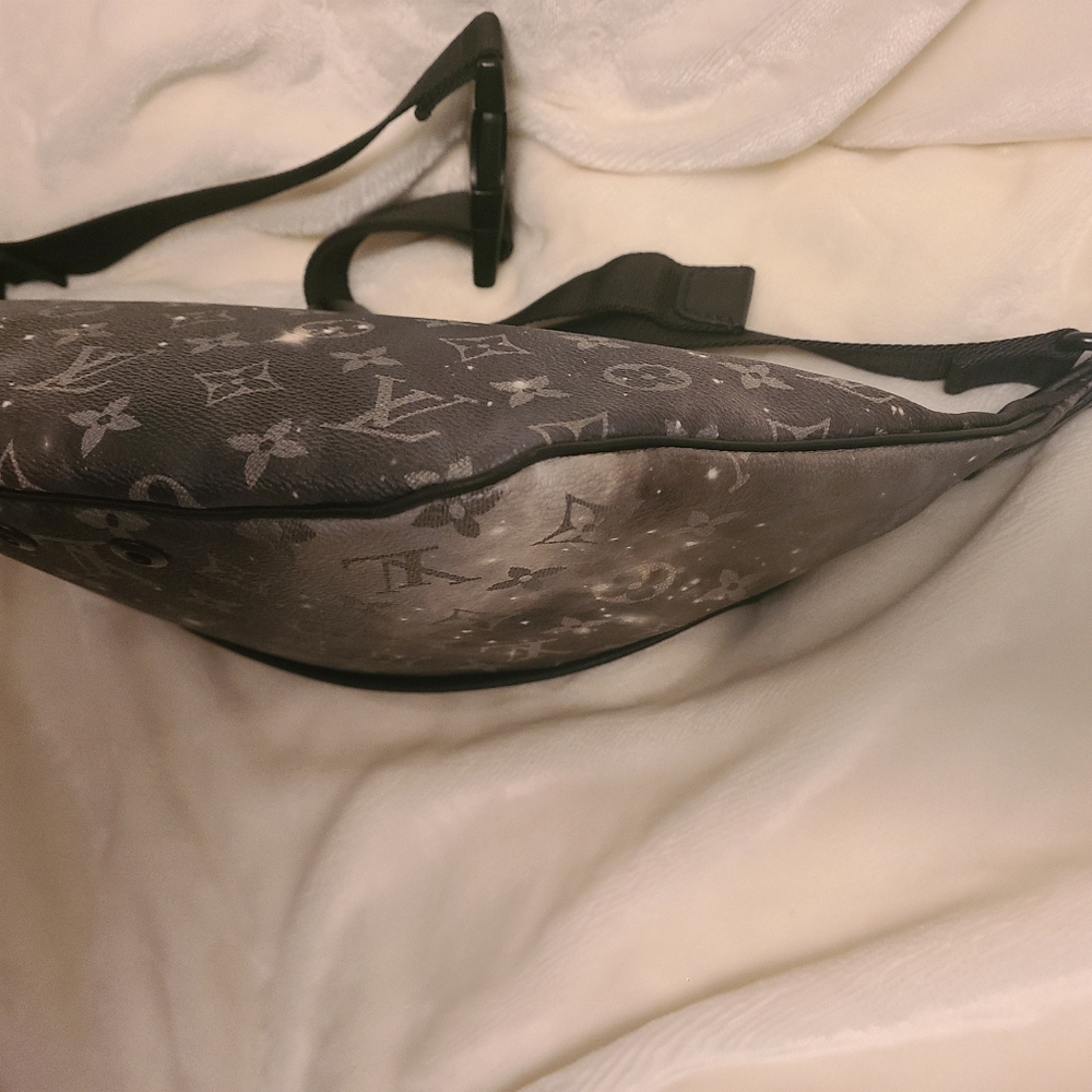 Authentic LV Louis Vuitton Special Edition Galaxy Discovery Mono Belt Bum Bag - Picture 9 of 16